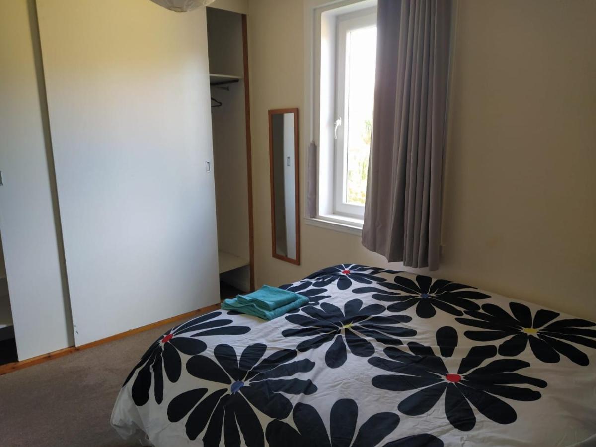 Self Catering 2 Bedroom Flat, Frequent Buses, 1-Minute Walk To Bus Stop, 20 Minutes To City Center Edimburgo Exterior foto